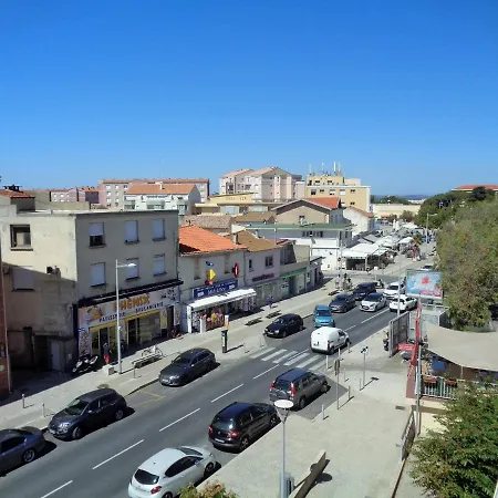 Coeur Corniche, Plages Et Commerces A Pied Σετ
